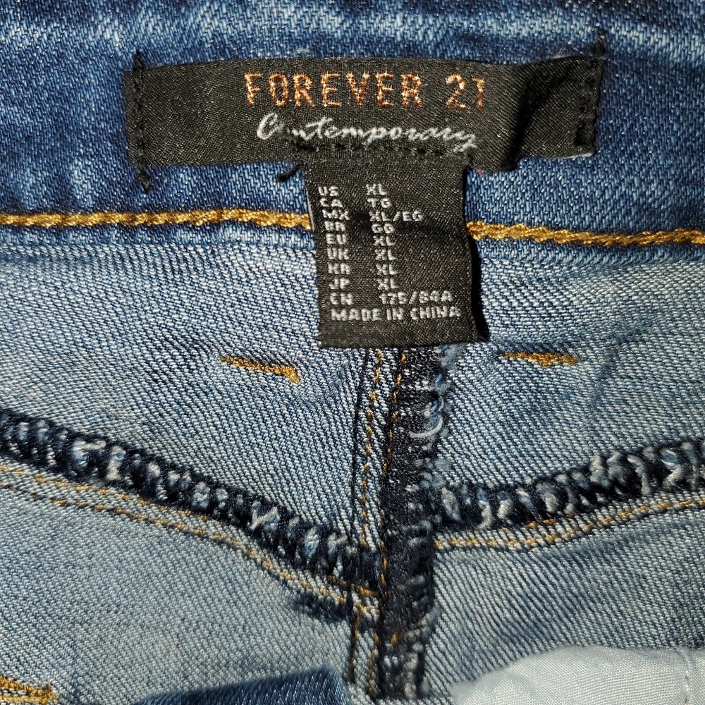 Denim skirt - Picture 3 of 3